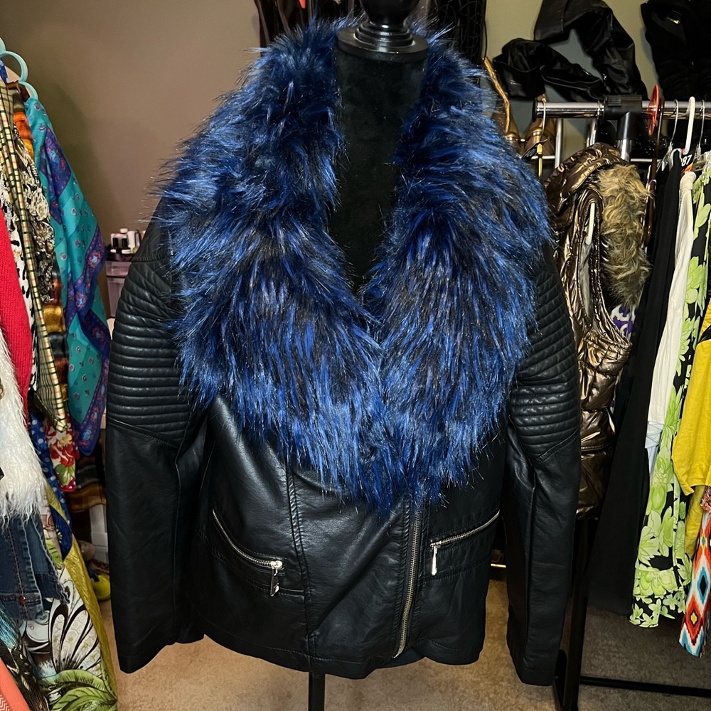 BEBE faux fur/faux leather jacket Sz L